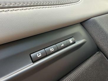 Land Rover Range Rover Evoque P200 — photo 16