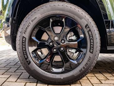 Land Rover Defender 90 D200 MHEV — photo 9