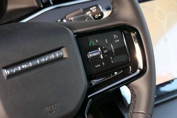 Land Rover Range Rover Evoque P300e — photo 15