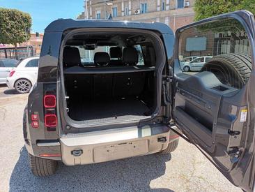 Land Rover Defender 90 D250 MHEV — photo 20