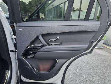 Land Rover Range Rover Sport P460e — photo 18