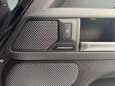 Land Rover Defender 110 D300 MHEV — photo 14