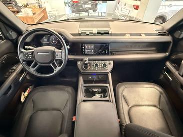 Land Rover Defender 90 D200 MHEV — photo 9