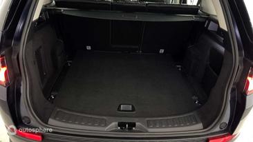 Land Rover Discovery Sport P300e — photo 14