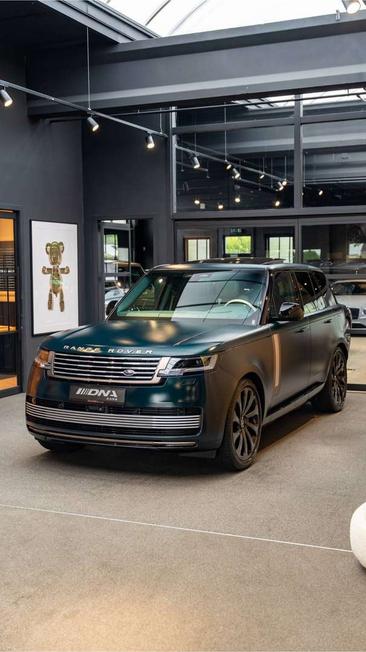Land Rover Range Rover P550e — photo 21