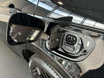 Land Rover Discovery Sport P270e — photo 23