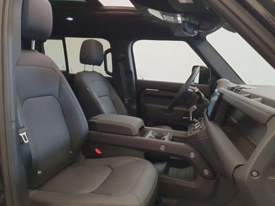 Land Rover Defender 130 D300 MHEV