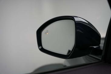 Land Rover Range Rover Evoque P300 — photo 10