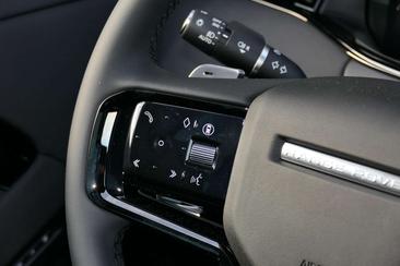 Land Rover Range Rover Evoque P300e — photo 18