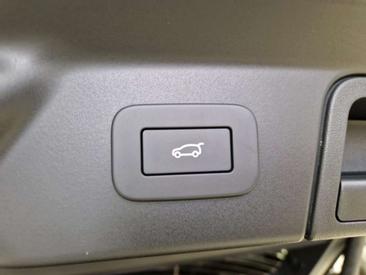 Land Rover Range Rover Velar D200 — photo 17