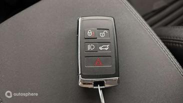 Land Rover Discovery Sport P300e — photo 16