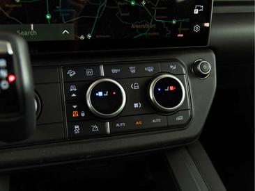 Land Rover Defender 130 D300 MHEV — photo 23