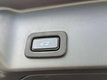 Land Rover Range Rover Evoque P200 — photo 21