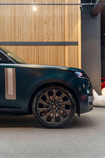 Land Rover Range Rover P550e — photo 23
