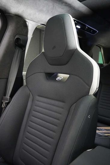 Land Rover Range Rover Sport SV — photo 26