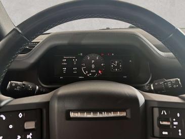 Land Rover Defender 110 D300 MHEV — photo 17