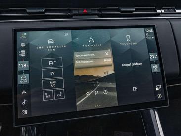 Land Rover Range Rover Sport P550e — photo 18