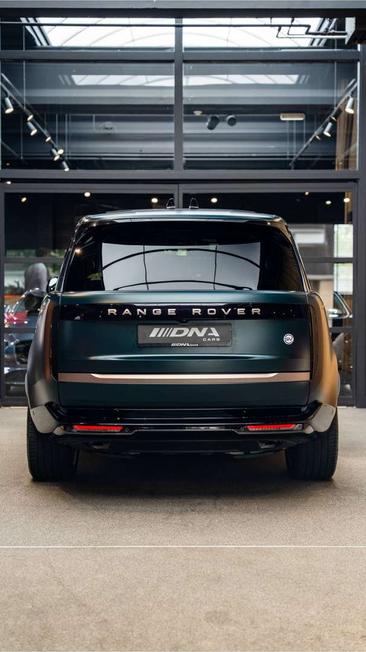 Land Rover Range Rover P550e — photo 24