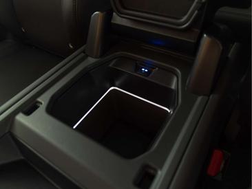 Land Rover Defender 130 D300 MHEV — photo 25