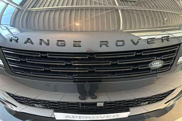 Land Rover Range Rover P550e — photo 24