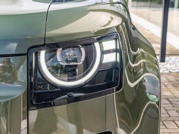 Land Rover Defender 90 D200 MHEV — photo 17