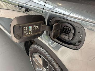 Land Rover Range Rover Sport P440e — photo 23
