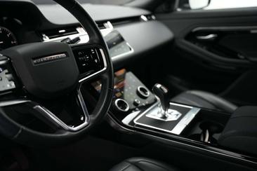Land Rover Range Rover Evoque P300 — photo 17