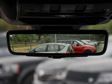 Land Rover Range Rover Sport P550e — photo 12