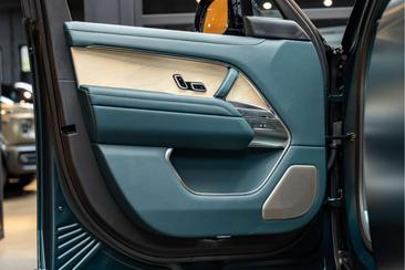 Land Rover Range Rover P550e — photo 27