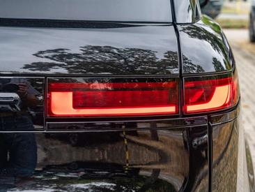 Land Rover Range Rover Sport P550e — photo 22