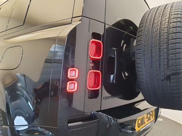 Land Rover Defender 130 D300 MHEV — photo 10