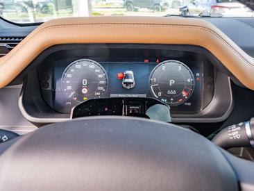 Land Rover Defender 90 D200 MHEV — photo 19