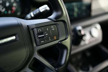 Land Rover Defender 110 P400e — photo 27