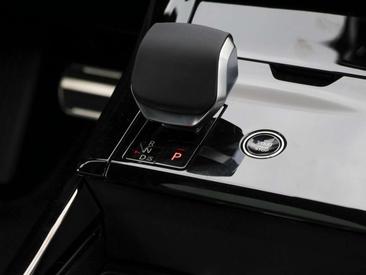 Land Rover Range Rover Sport P550e — photo 14