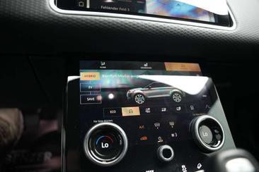 Land Rover Range Rover Evoque P300 — photo 21