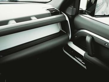 Land Rover Defender 90 Hard Top D250 — photo 21