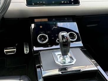 Land Rover Range Rover Evoque P200 — photo 29