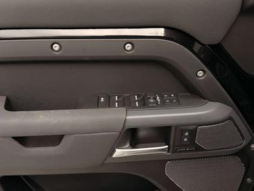 Land Rover Defender 110 X-Dynamic HSE 3.0 D MHEV D300 — photo 7