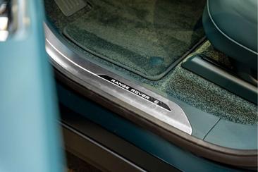 Land Rover Range Rover P550e — photo 31