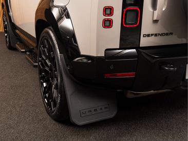 Land Rover Defender 130 D300 MHEV — photo 33