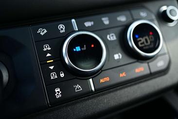 Land Rover Defender 110 P400e — photo 30