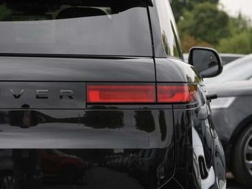 Land Rover Range Rover Sport P550e — photo 18