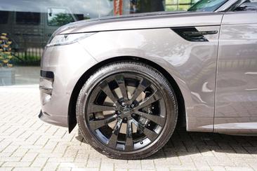 Land Rover Range Rover Sport P440e — photo 31