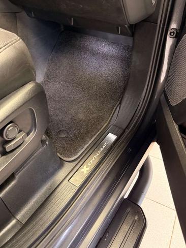 Land Rover Defender 90 D200 MHEV — photo 27