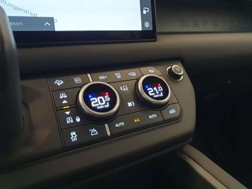 Land Rover Defender 130 D300 MHEV — photo 18