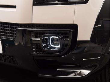 Land Rover Defender 130 D300 MHEV — photo 36