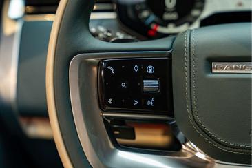 Land Rover Range Rover P550e — photo 35