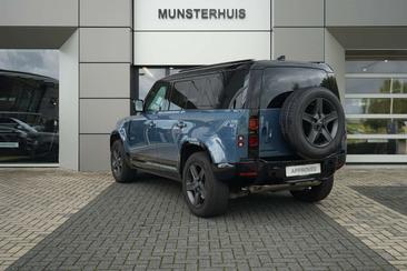 Land Rover Defender 110 X-Dynamic SE 2.0 P300e — photo 11