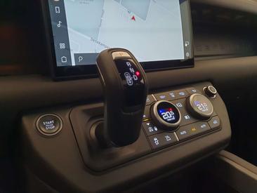 Land Rover Defender 130 D300 MHEV — photo 19