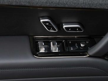 Land Rover Range Rover Sport P550e — photo 21